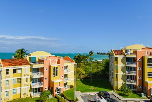 Beachfront Bliss: Pool & Rooftop Lounge in Loíza