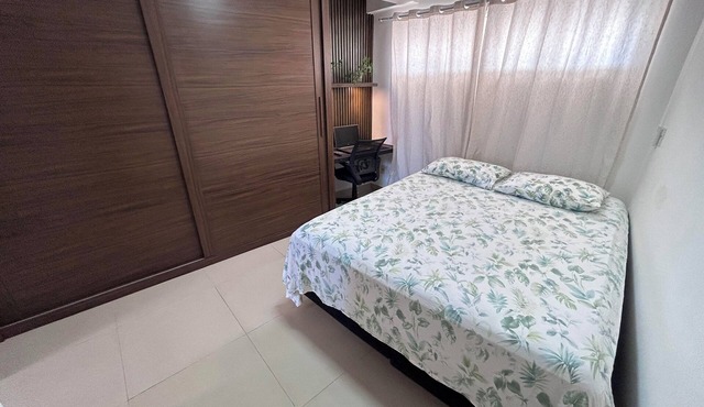Beachfront flat with views of Praia do Meio