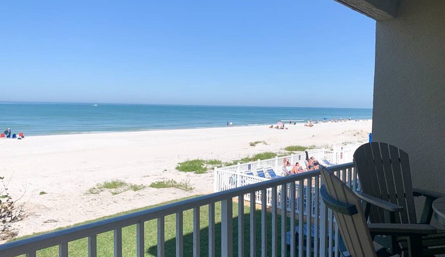 Beachfront corner condo with pool and hot tub easy access to dining