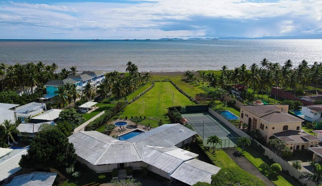 Beachfront Casa Cres | 6BR Luxury Villa with Private Pools, BBQ & Tennis