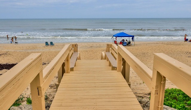 Beachfront Chadham by the Sea with Riverviews! Quiet car-free beach location! CH419