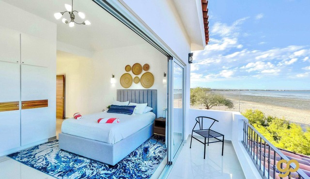 Beachfront Compound, Pool, BBQ, Best for Groups