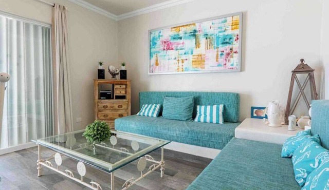 Beachfront Condo with Pool, Balcony & WiFi