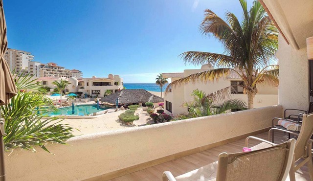 Beachfront Condo with Ocean View & Balcony BBQ