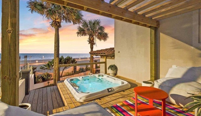 Beachfront Condo | Hot Tub | Pool | Gulf View