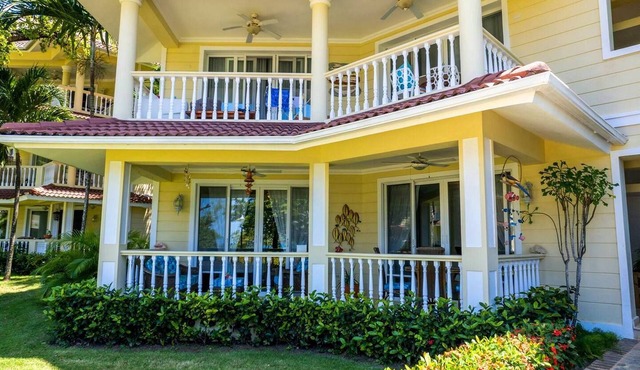 Beachfront condo in downtown Sosua, guest-friendly, sea views