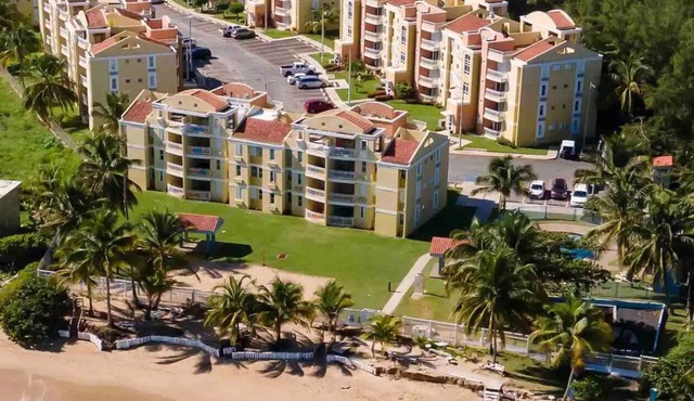 Beachfront Condo+Pool+Backup Power+Full AC+FREEpkg+75TVSURR SYS