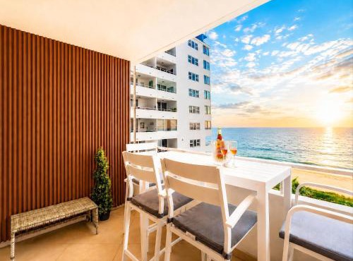 Beachfront Condo with Pool, Balcony & Ocean Views