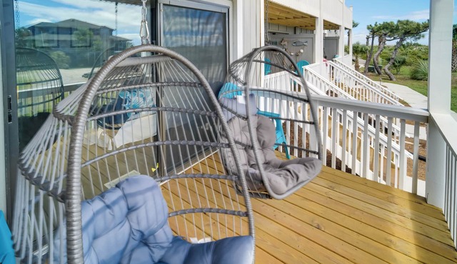 Beachfront Condo w/3 Pools on St Helena Island!