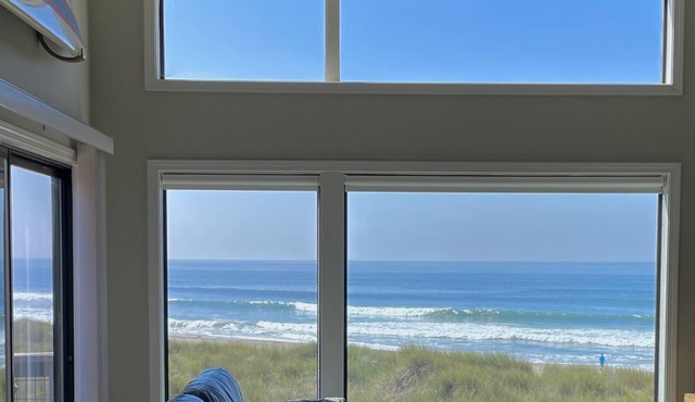 Beachfront Condo with Amazing Views, Comfort, and Fun for Everyone