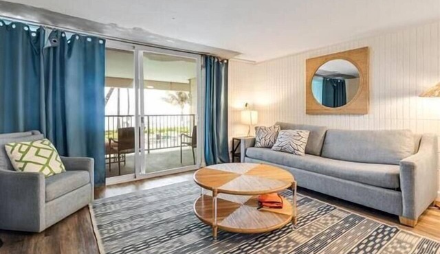 Beachfront Condo with Pool and Beach Access