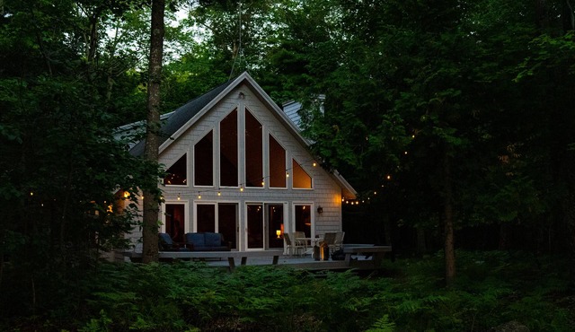 Beachfront Cottage off Tunnel of Trees