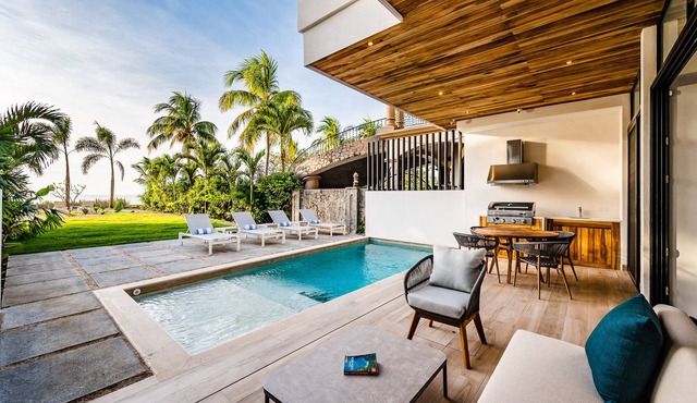 Beachfront! Enjoy Incredible Sunsets From Our Modern Home