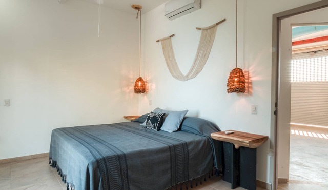 Beachfront + Epic Sunsets + KING Bed