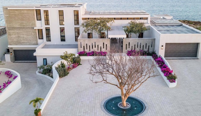 Beachfront Estate with Full-Time Staff, Airport Transfer & Beach/Fitness Club Ac