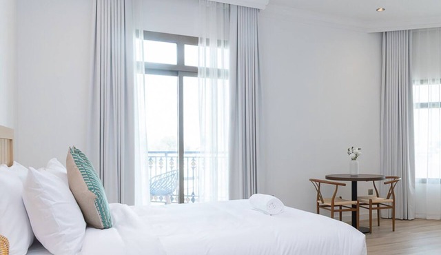Beachfront Escape: Killer Point at Full Moon Villa