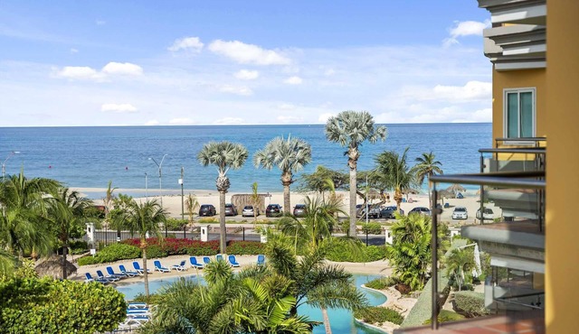 Beachfront - Flamingo Luxury 2BR condo - E423