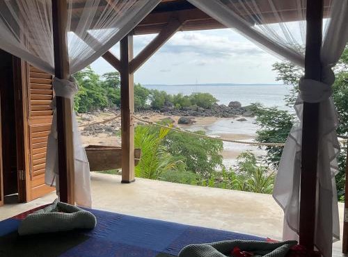 Beachfront Flat - Terrace Garden - 30m to beach