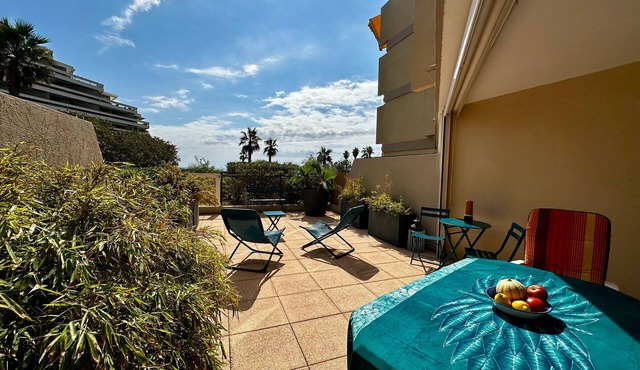 Beachfront T2, pool, parking - 3 guests