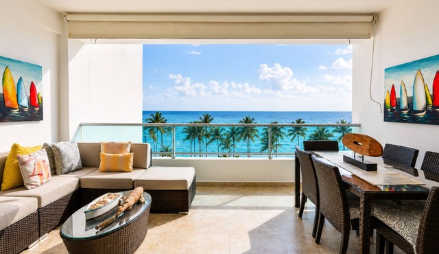 Beachfront| Full Kitchen| FastWifi | Infinity Pool