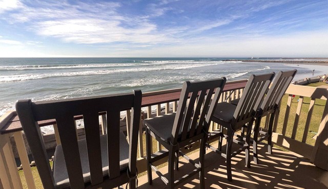 Beachfront-Full Panoramic Ocean Views. D24 North Coast Village