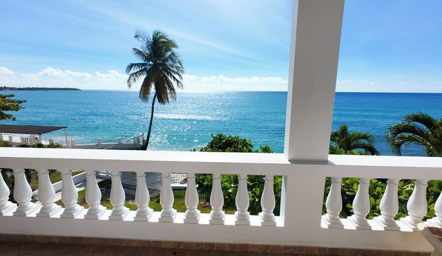 BEACHFRONT Gated "Beach Bliss" House, Directly On The Beach