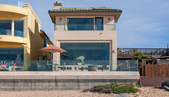 Beachfront- Gorgeous 4 Bedroom House