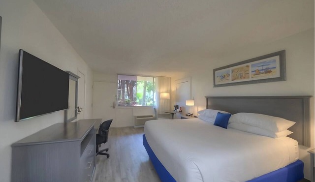 Beachfront Hideaway with Outdoor Pool | Steps from Wild Willy's Adventure Zone