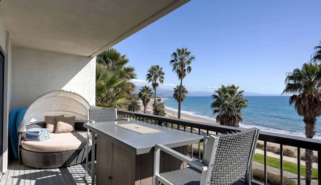 Beachfront Hideaway in Santa Barbara - 2 bedrooms, pool, spa, across from beach, gorgeous!