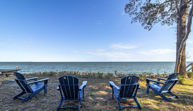 Beachfront hideaway on the Chesapeake Bay!