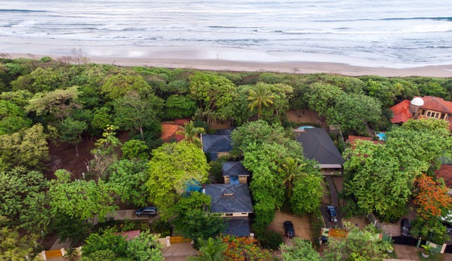 Beachfront Home 3BR 2BA on a World Class Surfing Beach! ENJOY THE BEACH LIFE!!