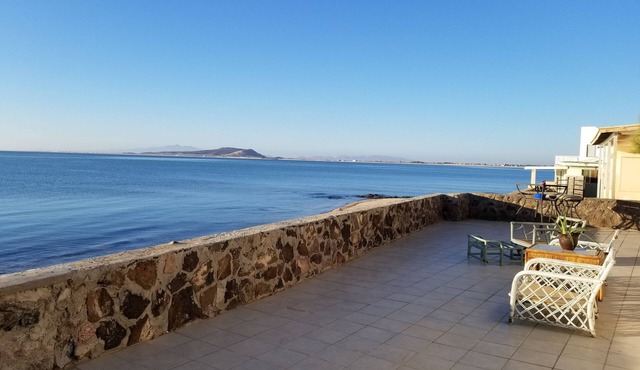 Beachfront Home with/Amazing Views Just a few steps to the beach in Cholla Bay