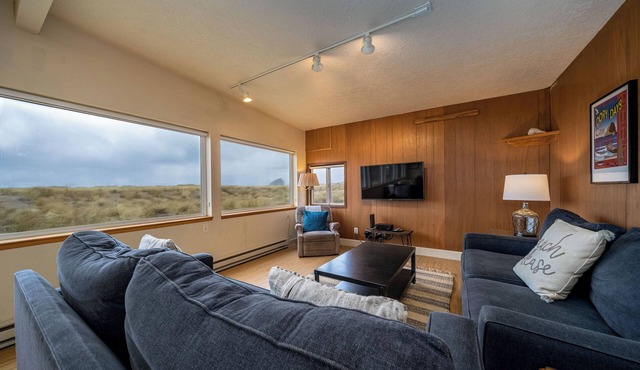 Beachfront Home, on the Sand and Pet Friendly!
