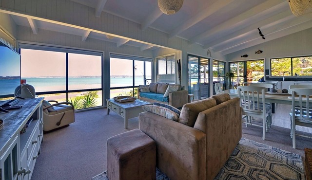 Beachfront Home relax and enjoy paradise 14day rental discounts