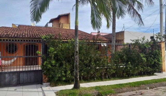 Beachfront house in Itanhaém with 8 bedrooms.