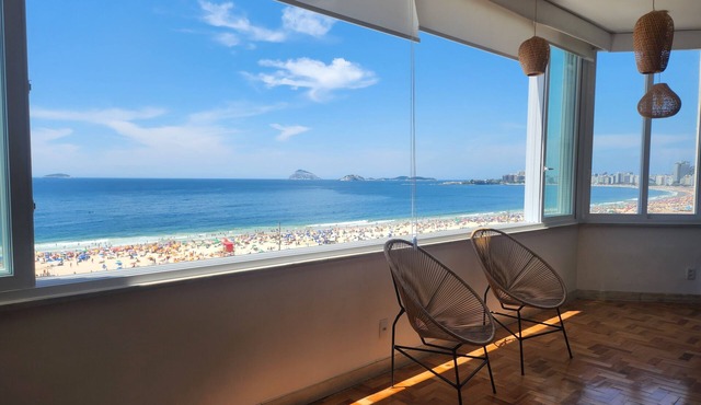 Beachfront in Copacabana-Leme near Hilton with parking space