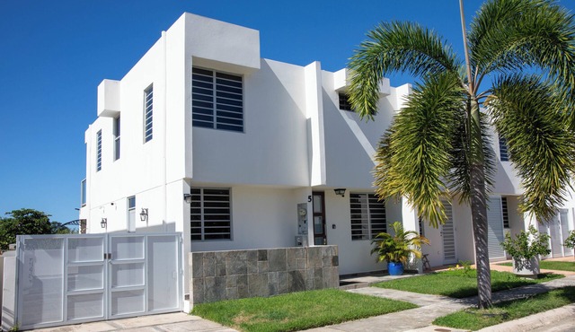Beachfront in gated community with patio, balcony, pool, close to all in Rincón