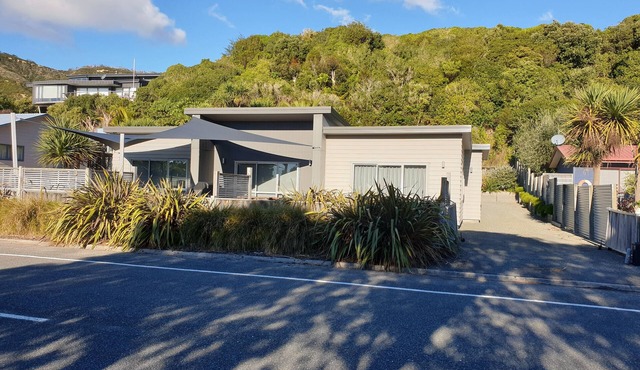 Beachfront Ligar Bay