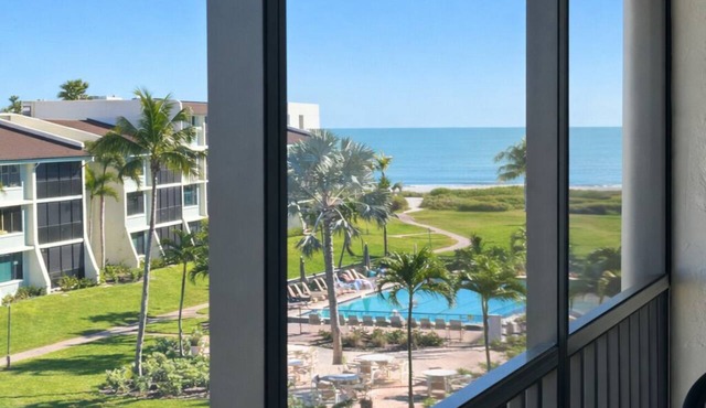 Beachfront Loggerhead Cay 264 —Sunrise & Gulf Water Views, heated Pool, Pickleball & Tennis, Bikes + Beach Gear.