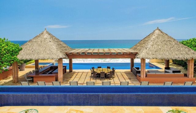 Beachfront Luxury Villa w/Pool, Hot Tub, Cook/Staff & Beach Club Los Cabos