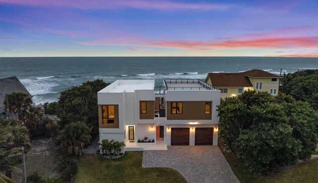 Beachfront Luxe Escape | Pool, Rooftop Deck & Direct Shoreline Access