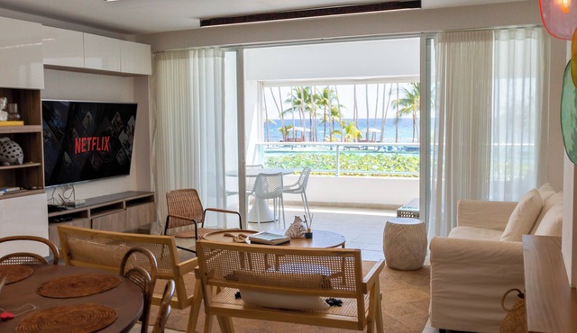 Beachfront Luxury | 60”TV | FullKitchen| Marbella