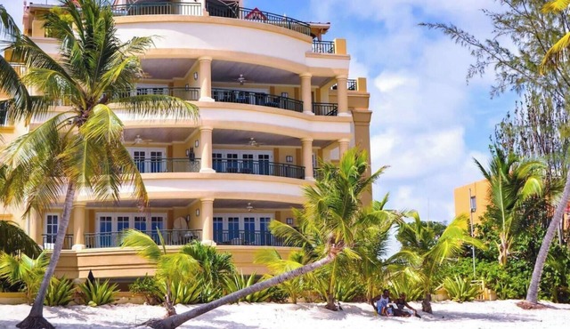 Beachfront Luxury Apartment on Secluded Dover Beach