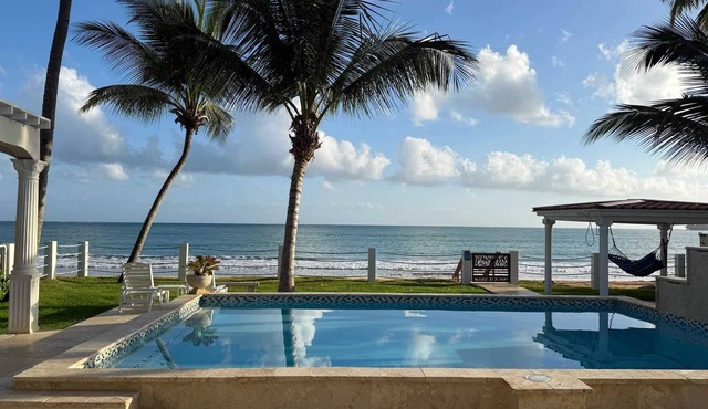 Beachfront, Luxury Bungalow, Private Premium Pool!