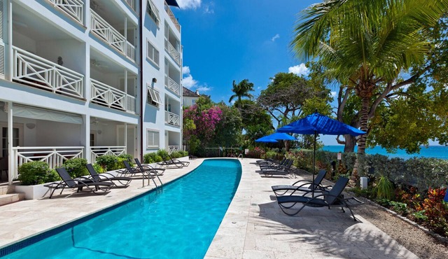 Beachfront luxury modern 2-bed apt with pool