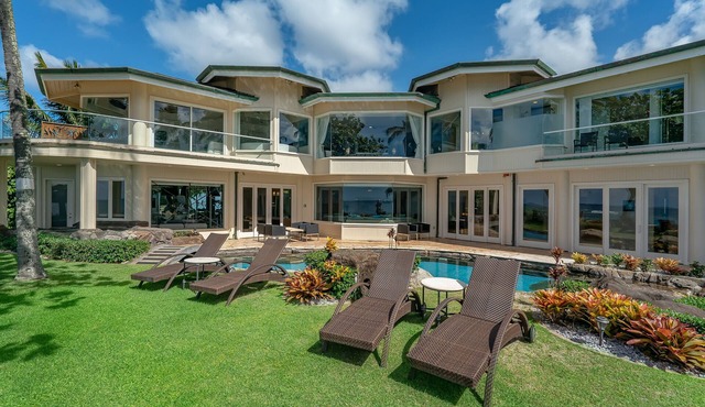 Beachfront Luxury Property with Pool