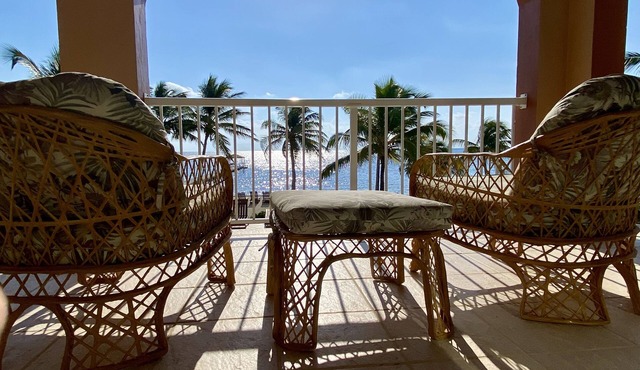 Beachfront. Magic Of The Sea. Oceanaire.