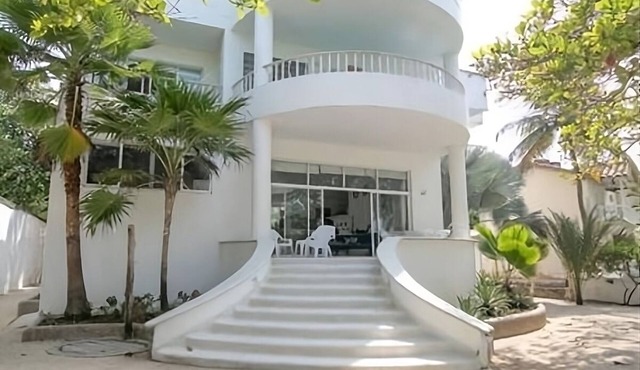 Beachfront Mangrove Cottage (Playa Blanca, San Antero)
