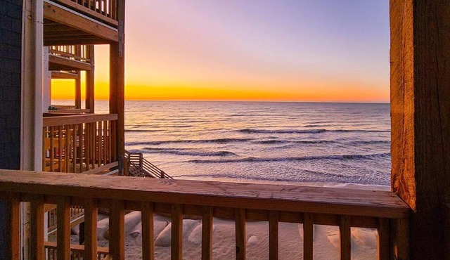 Beachfront, Newly Renovated at Aqua Vista