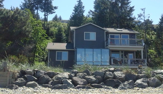BEACHFRONT NEWER HOME W/SUNRM FACIN PROTECTION ISLAND@ Diamond Point